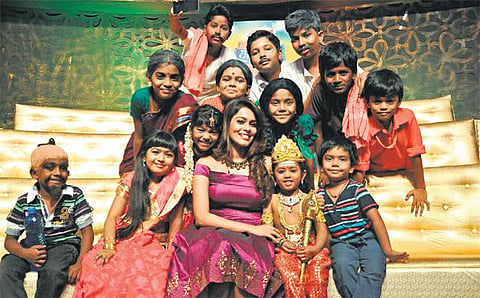சேனல் சிப்ஸ்: மாமனாரும் மருமகளும்