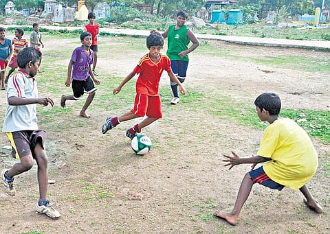 வெற்று மைதானத்துக்கு யார் பொறுப்பு?