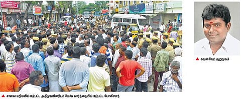 பட்டப்பகலில் மர்ம கும்பல் வெறிச்செயல்: திருத்தணியில் அதிமுக கவுன்சிலர் படுகொலை - கடையடைப்பு, மறியல், தடியடியால் பதற்றம்