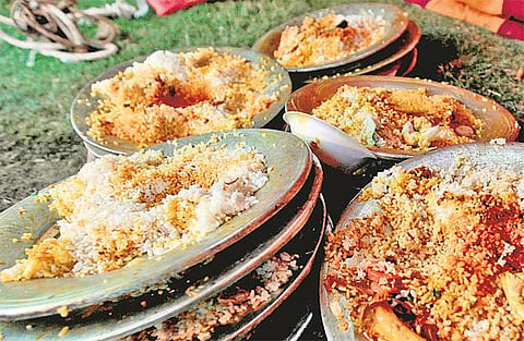 இன்று (அக்.16) உலக உணவு தினம்: 280 மில்லியன் டன் தானியங்கள் பயனின்றி வீணாகும் அவலம் - 100 கோடி பேர் பசியால் வாடும் பரிதாபம்