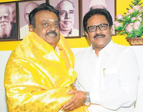 மக்கள் பிரச்சினைகளுக்காக தேமுதிகவுடன் இணைந்து செயல்படுவோம்: விஜயகாந்தை சந்தித்த திருநாவுக்கரசர் கருத்து