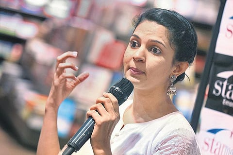"எல்லோருக்கும் ஒரு கதை இருக்கிறது!"