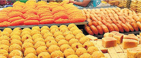 நெருங்குகிறது தீபாவளி பண்டிகை: பலகாரக் கடைகளை பரிசோதிக்குமா உணவு பாதுகாப்புத் துறை?