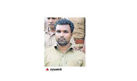 வேலூர் கரகாட்டக் கலைஞர் மோகனாம்பாளின் உறவினர் கொலை: செம்மரக் கடத்தல் விவகாரம் காரணமா?