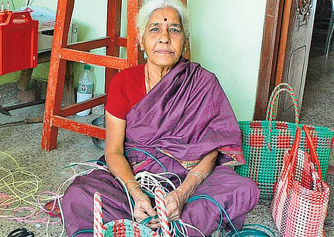 அம்மாவின் வயர் கூடை!