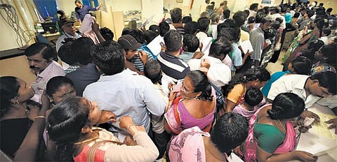 ஒருநாள் விடுமுறைக்கு பிறகு இன்று வங்கிகள் திறப்பு: பணத்தட்டுப்பாடு நீங்குமா என பொதுமக்கள் எதிர்பார்ப்பு