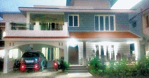 திருப்பூரில் சொகுசு வீட்டில் தங்கியிருந்த மதன்