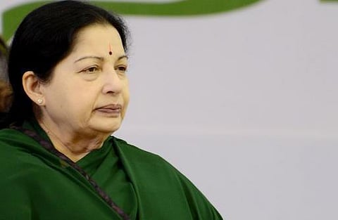 முதல்வருக்கு தொடர்ந்து பிசியோதெரபி சிகிச்சை