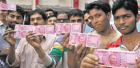 ரூ.2000 நோட்டுகளில் தேவநாகரி எண் வடிவம்: ரிசர்வ் வங்கி விளக்கமளிக்க உயர் நீதிமன்றம் உத்தரவு