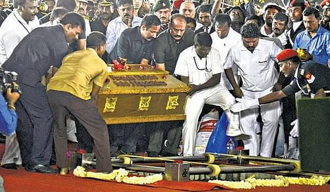 தகனம் தவிர்த்து ஜெ. உடல் நல்லடக்கம் செய்யப்பட்டது ஏன்?