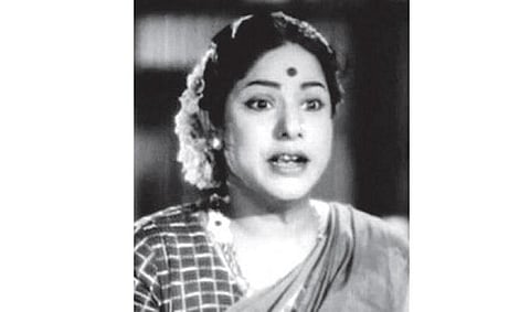 மறைந்த தெலுங்கு நடிகை சூர்யகாந்தம் செய்த புளியோதரை சுவையில் மயங்கிய ஜெ.
