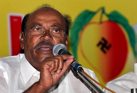 மருத்துவ நுழைவுத்தேர்வு ரத்து தான் தீர்வு; தாய்மொழியில் எழுதுவது அல்ல: ராமதாஸ் அறிக்கை