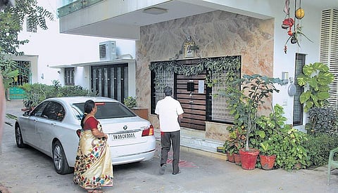 தொழிலதிபர் சேகர் ரெட்டி வீடுகளில் 3-வது நாளாக சோதனை: பறிமுதல் தங்கம் 179 கிலோவாக உயர்ந்தது