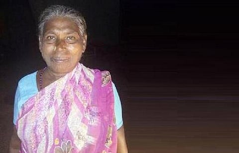 கடினச் சூழலிலும் கண்டெடுத்த பணத்தை திருப்பித் தந்த மீனவப் பெண்!