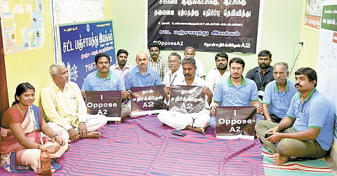 சசிகலா தலைமையை எதிர்த்து 3 நாள் உண்ணாவிரதம்: சட்டப் பஞ்சாயத்து இயக்கம் சென்னையில் தொடங்கியது