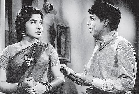 என்னருமை தோழி..! -10: அந்த தற்கொலை காட்சி!