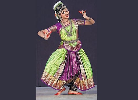 மலரும் நாட்டியப் பேரொளி