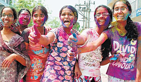 பதினாறு வயதினிலே!