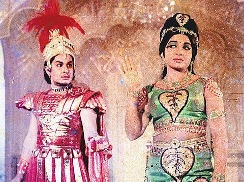 என்னருமை தோழி...!- 24: எனக்கும் அரசியல் தெரியும்!