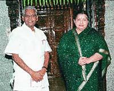 1988 ஆம் ஆண்டு தமிழக அரசியல்: மூப்பனாரை முதல்வராக்க வாக்குறுதி தந்தார் ஜெயலலிதா- நினைவுகூரும் காங். பிரமுகர்கள்