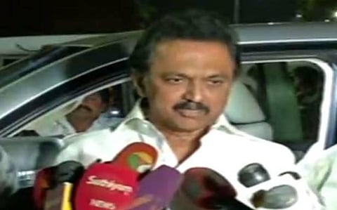 முடங்கியுள்ள மாநில அரசை மீட்டெடுத்து ஜனநாயக மரபுகளை காக்க வேண்டும்: ஆளுநரிடம் ஸ்டாலின் கோரிக்கை