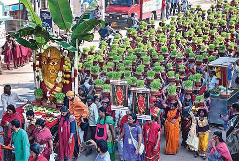 ஈஷா யோக மையத்தில் லிங்க பைரவி கொண்டாட்டம்