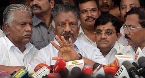 பிப்.17-ல் அதிமுக அதிர்வுகள்: நிகழ்வுகளும் திருப்பங்களும்