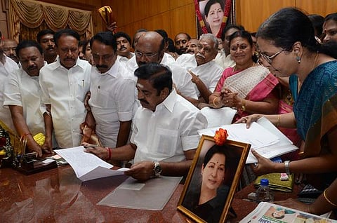 நெட்டிசன் நோட்ஸ்: முதல்வர் முதல் கையெழுத்து- செய்வீர்களா?