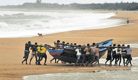 மீனவர் வாழ்வில் புகுந்தது ஆமையா? அமீனாவா?