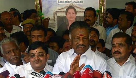 மாவட்ட நிர்வாகிகளுடன் ஓபிஎஸ் தொடர் ஆலோசனை