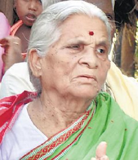 பெண்கள் அடிமைத்தனத்தை அடியோடு விட்டொழிக்க வேண்டும்: சாதனையாளர் விருது பெற்ற கிருஷ்ணம்மாள் வலியுறுத்தல்