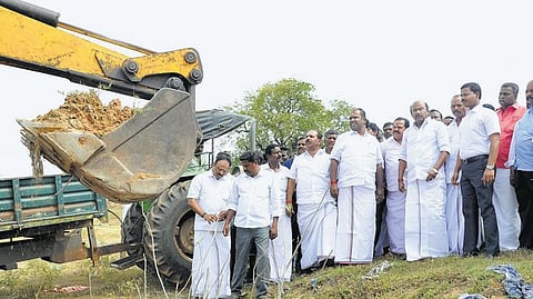 மதுரை மாவட்ட கண்மாயில் ரூ.5.29 கோடியில் குடிமராமத்துப் பணி: அமைச்சர் ஆர்.பி.உதயகுமார் தகவல்