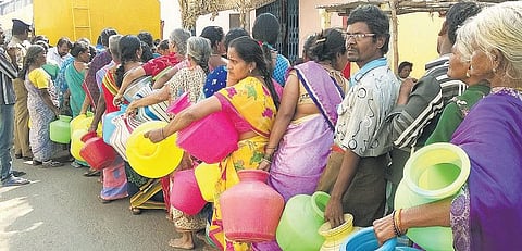 சென்னையில் குடிநீர் பிரச்சினையை சமாளிக்க ரயில் டேங்கர்கள் மூலம் குடிநீர் கொண்டுவரப்படுமா? - தமிழக அரசு முன்கூட்டியே திட்டமிட சமூக ஆர்வலர்கள் வலியுறுத்தல்