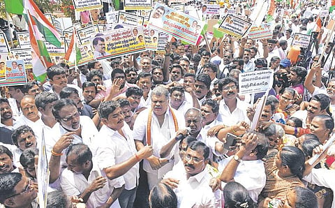 மக்களின் நம்பிக்கையை அதிமுக அரசு இழந்துவிட்டது: தமாகா தலைவர் ஜி.கே.வாசன் குற்றச்சாட்டு