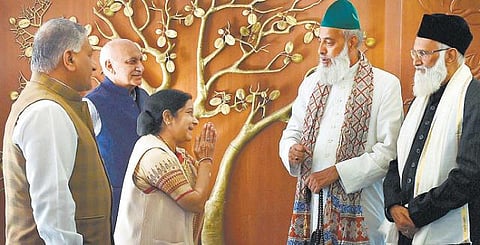 பாகிஸ்தானில் காணாமல் போன 2 முஸ்லிம் மதகுருமார்கள் நாடு திரும்பினர்