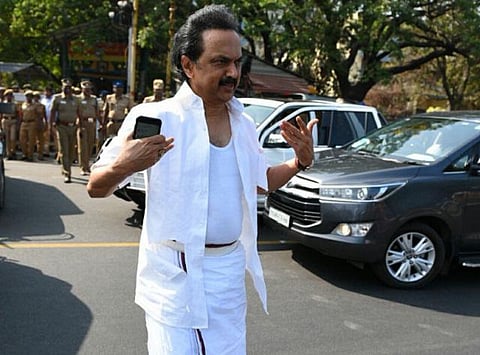 சபாநாயகரை நீக்கக்கோரிய திமுகவின் நம்பிக்கையில்லாத் தீர்மானம் தோல்வி