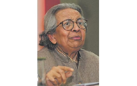 வீணா மஜும்தார் 10