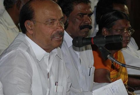 வருமானவரிச் சோதனைக்குள்ளான அமைச்சர் அதிகாரிகளை உடனடியாக பதவி நீக்கம் செய்ய வேண்டும்: ராமதாஸ்