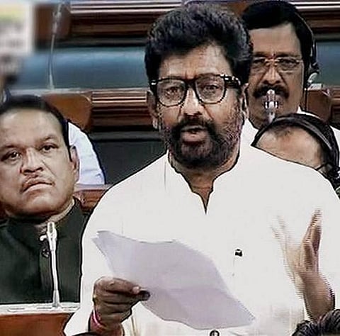 சிவசேனா எம்.பி. விமானத்தில் பயணிக்க விதிக்கப்பட்ட தடை வாபஸ்
