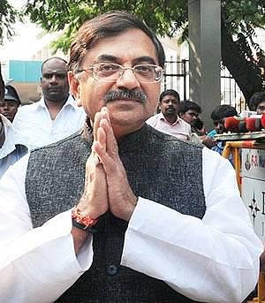 கறுப்பு நிற மக்களோடு வாழ்கிறோம்: சர்ச்சை கருத்தை வெளியிட்ட தருண் விஜய் மன்னிப்பு கேட்டார்