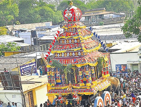 பழநியில் பங்குனி உத்திர தேரோட்டம் கோலாகலம்: பல்லாயிரக்கணக்கான பக்தர்கள் தரிசனம்