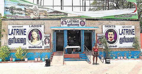 ஐ.எஸ்.ஓ சான்றிதழ் பெற்ற பேருந்து நிலையத்தின் அவலம்: ஒதுங்கக்கூட இடமில்லாத மாட்டுத்தாவணி - பயணிகள் திண்டாட்டம்
