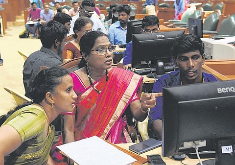மருத்துவப் பட்ட மேற்படிப்புகளுக்கான பொதுப் பிரிவு கலந்தாய்வு முதல் நாளில் 374 பேருக்கு இடம் கிடைத்தது