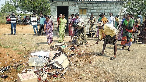 கரூர் அருகே டாஸ்மாக் கடை சூறை