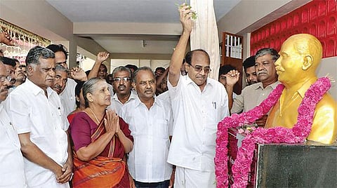 மத்திய அரசு மிரட்டுகிறது; தமிழக அரசு மிரள்கிறது: கோவையில் இரா.முத்தரசன் விமர்சனம்