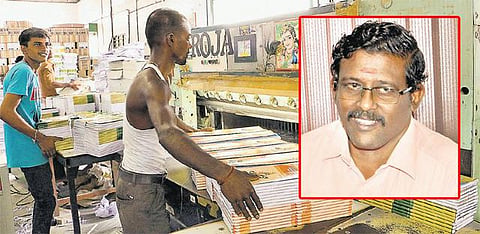 சிவகாசியில் நோட்டுப் புத்தகம் அச்சடிக்கும் பணி விறுவிறுப்பு: கடைசி நேரத்தில் ஆர்டர்கள் குவிவதால் அச்சகங்கள் ஸ்தம்பிப்பு