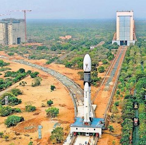 ஜூன் 5-ல் விண்ணில் பாய்கிறது ஜிஎஸ்எல்வி மாக் 3 ராக்கெட்: 3 டன் செயற்கைக்கோளை சுமந்து செல்லும்