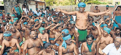 41 நாள் டெல்லியில் நடைபெற்றதை போல சென்னையில் விவசாயிகள் போராட்டம்: போலீஸ் அனுமதி மறுப்பு - கைது செய்ய முடிவு