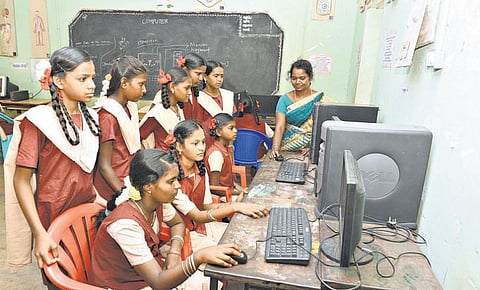சுகாதாரத்தில் முன்மாதிரியான உச்சப்பட்டி அரசு பள்ளி: 8 வகுப்புகளுக்கு தண்ணீர் வசதியுடன் 11 கழிப்பறைகள்