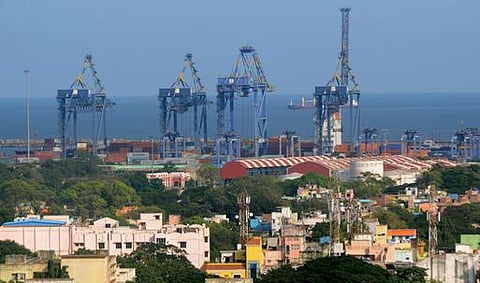 ரூ.7.10 கோடி இழப்பு ஏற்படுத்தியதாக சென்னை துறைமுக அதிகாரிகள் 3 பேர் மீது சிபிஐ வழக்கு பதிவு